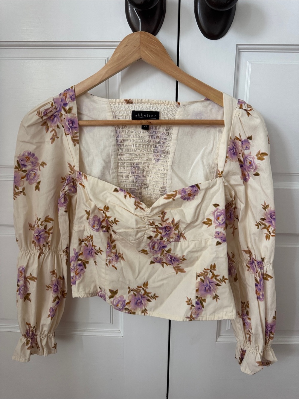 Abbeline Cream Cropped Floral Puff Sleeve Sweetheart Top